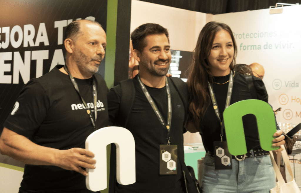 Encuentro de Neurolab con vendedores durante MELI Experience 2025