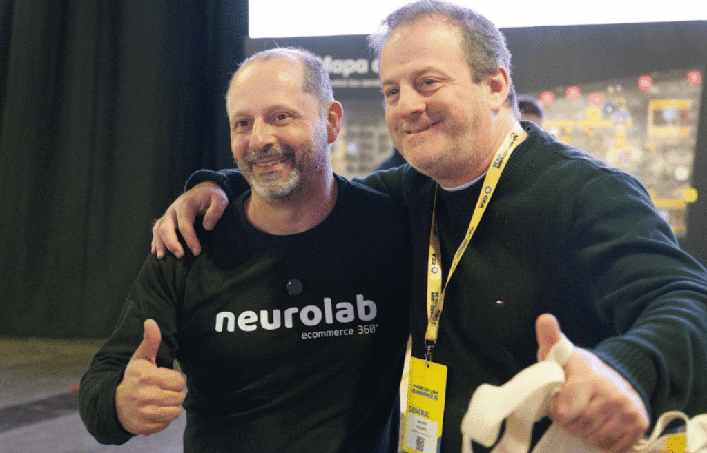 Néstor Arranz de Neurolab junto a un participante de MELI Experience 2026